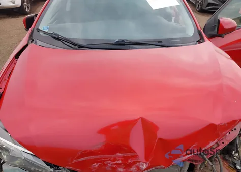 2017 Toyota Corolla Le z USA, uszkodzony, nr VIN 5YFBURHE7HP708751